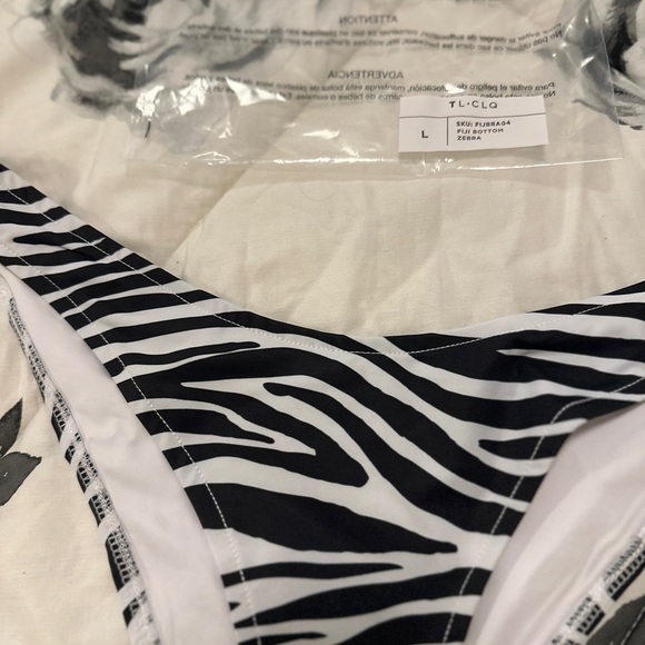 Zebra Bottom - Picture 4 of 5